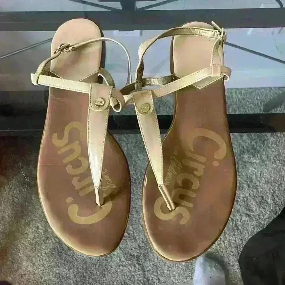 Circus Sam Edelman Cayden Light Pink Thong Sandals size 11 US and 43 EUR